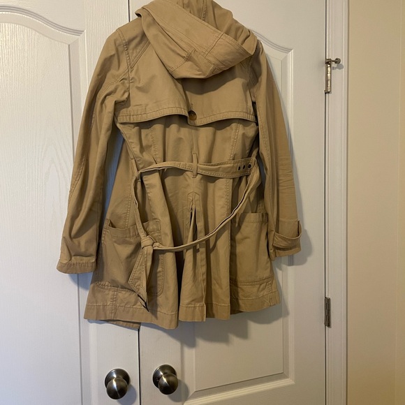 Gap Trench Coat - Picture 2 of 8